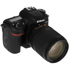 Зеркальный фотоаппарат Nikon D7500 Kit 18-140mm VR черный